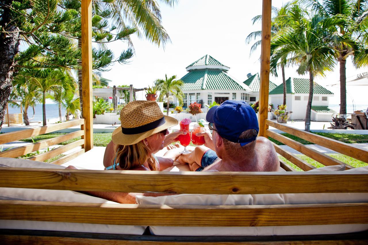 Banyan Bay Suites Сан-Педро Экстерьер фото